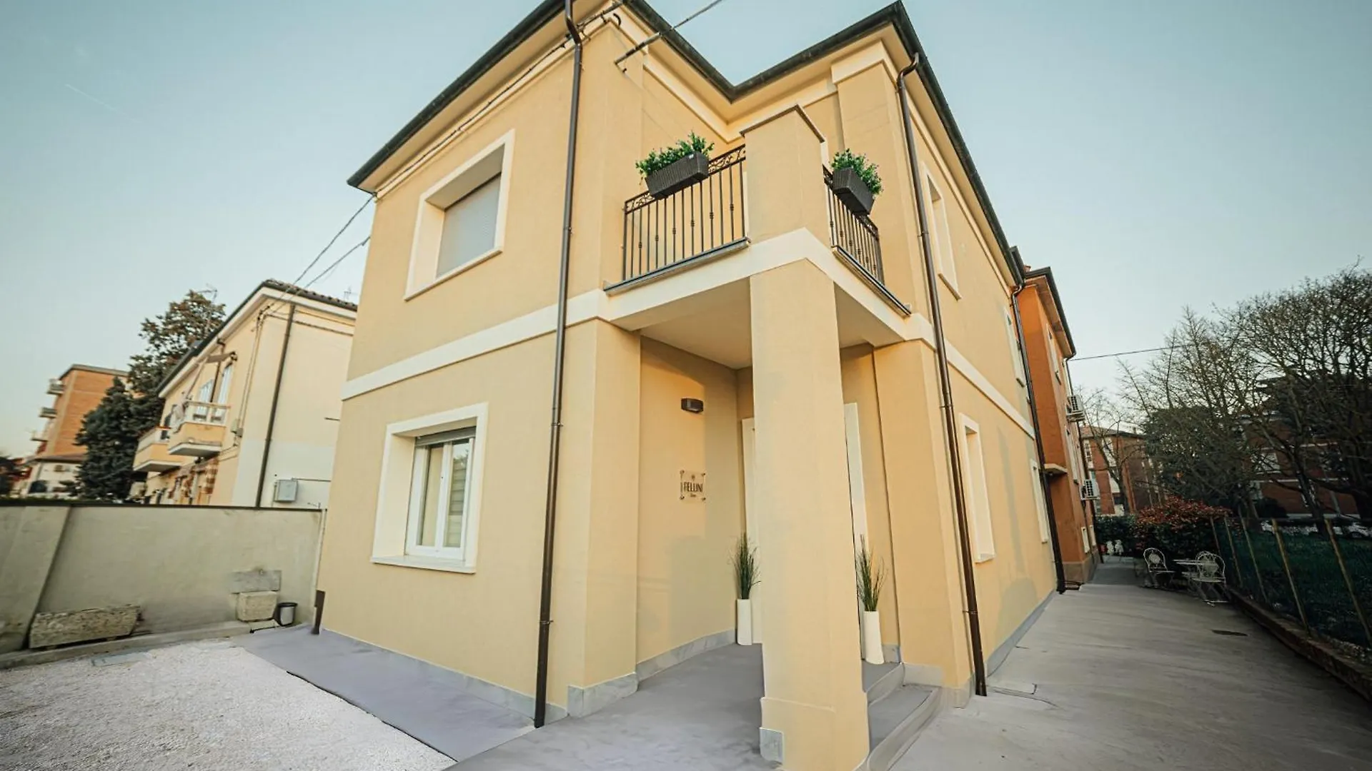 Fellini Rooms Ferrara Italia