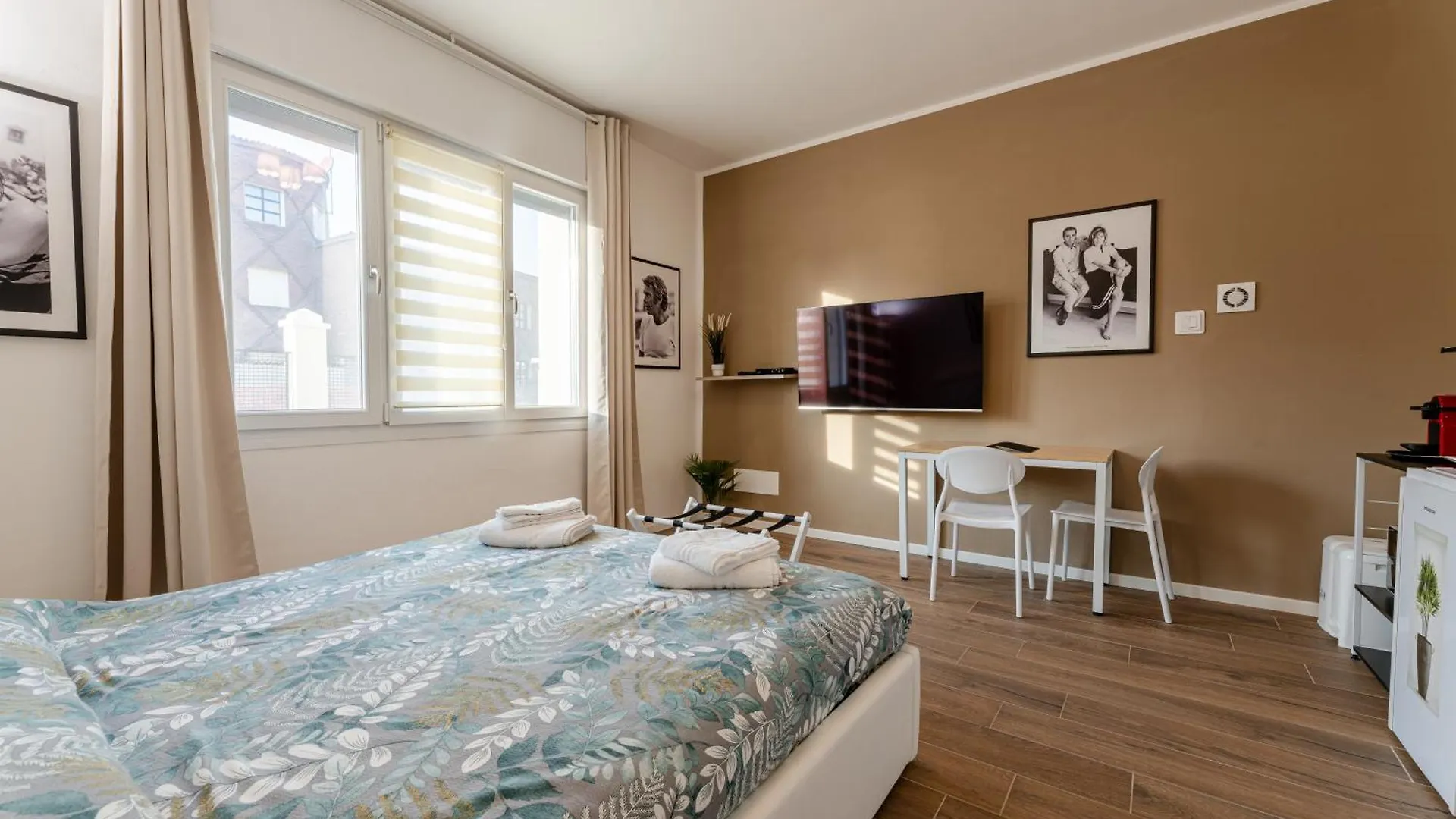Fellini Rooms Ferrara 0*,